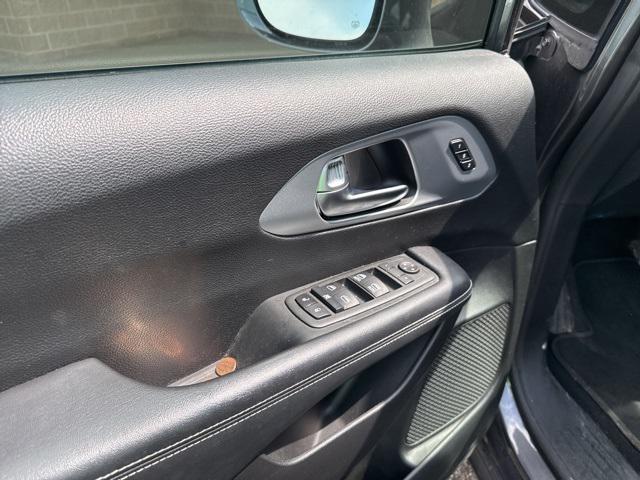 used 2022 Chrysler Pacifica car, priced at $28,880