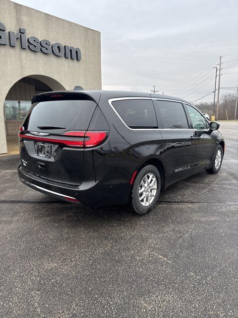 new 2025 Chrysler Pacifica car, priced at $44,060