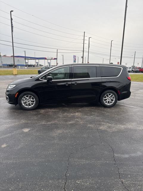 new 2025 Chrysler Pacifica car, priced at $44,060