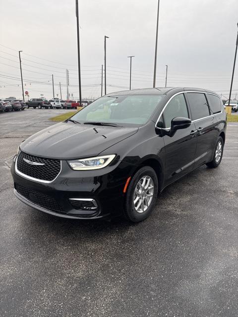 new 2025 Chrysler Pacifica car, priced at $44,060