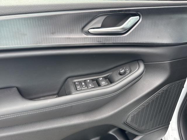 new 2025 Jeep Grand Cherokee L car, priced at $43,665