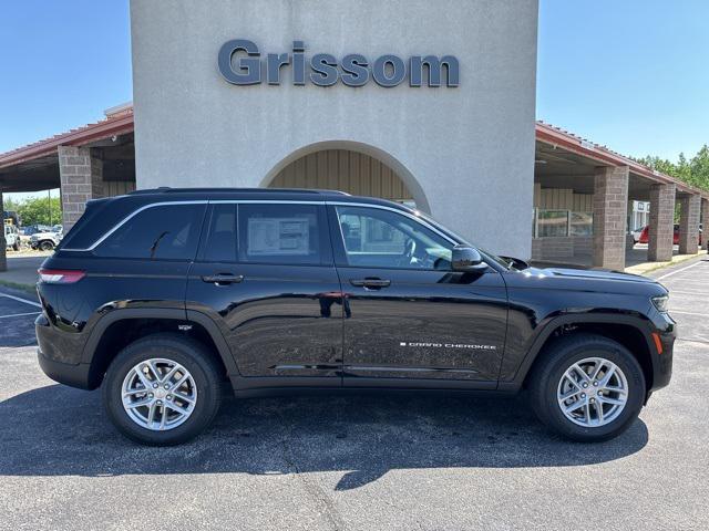 new 2024 Jeep Grand Cherokee car, priced at $43,697