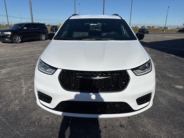 new 2026 Chrysler Pacifica car, priced at $48,452