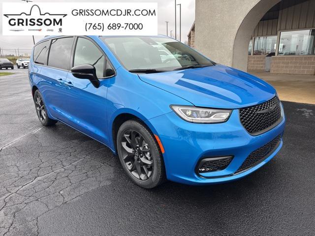 new 2026 Chrysler Pacifica car, priced at $47,222