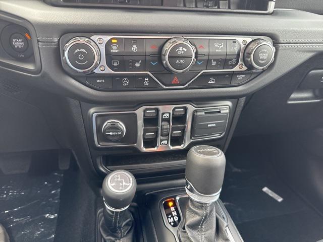 new 2025 Jeep Gladiator car, priced at $47,425