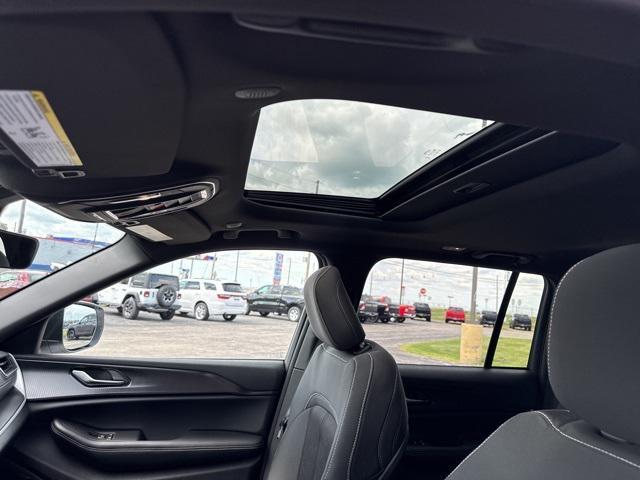 new 2025 Jeep Grand Cherokee car, priced at $42,394
