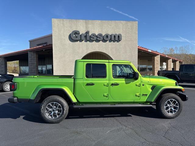 new 2026 Jeep Gladiator car, priced at $52,012