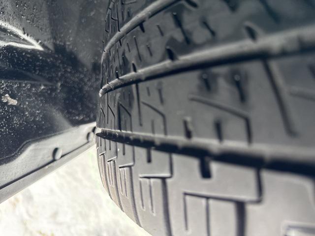 used 2021 Jeep Cherokee car, priced at $19,494