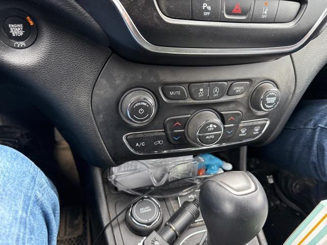 used 2021 Jeep Cherokee car, priced at $19,494