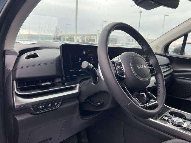used 2025 Kia Carnival Hybrid car, priced at $52,500