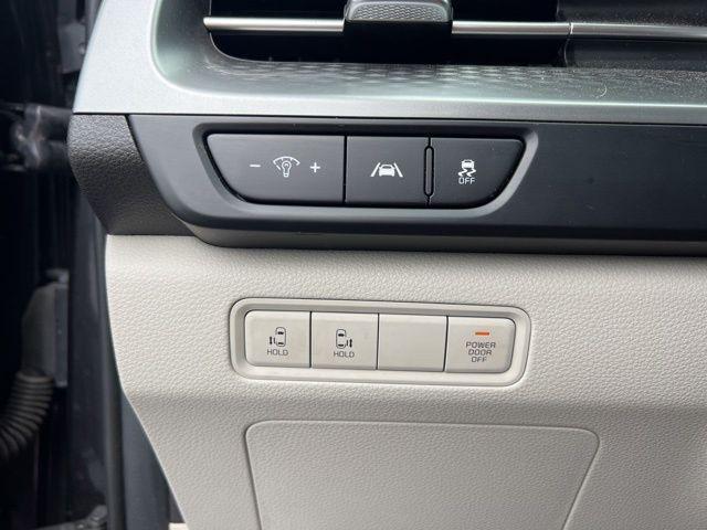 used 2023 Kia Carnival car, priced at $29,386