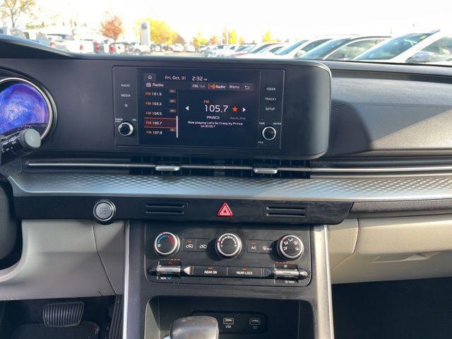 used 2023 Kia Carnival car, priced at $30,100