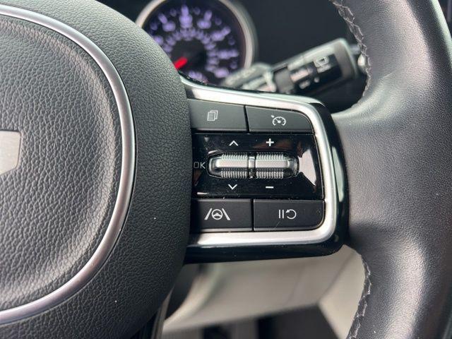 used 2023 Kia Carnival car, priced at $29,816
