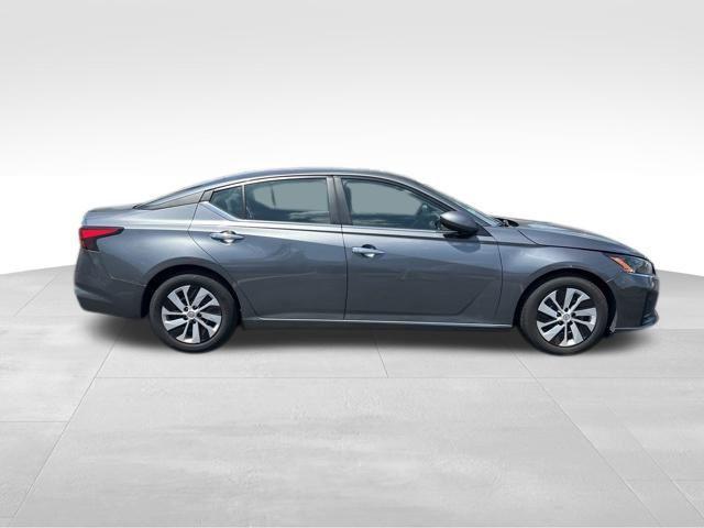 used 2023 Nissan Altima car, priced at $17,884