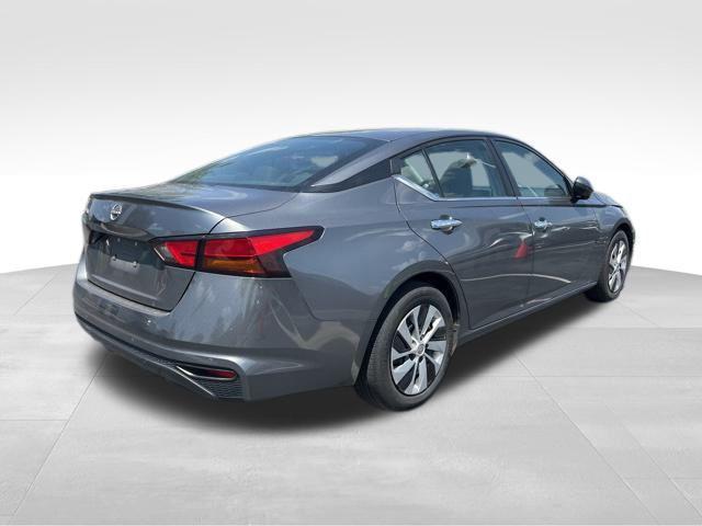 used 2023 Nissan Altima car, priced at $17,884