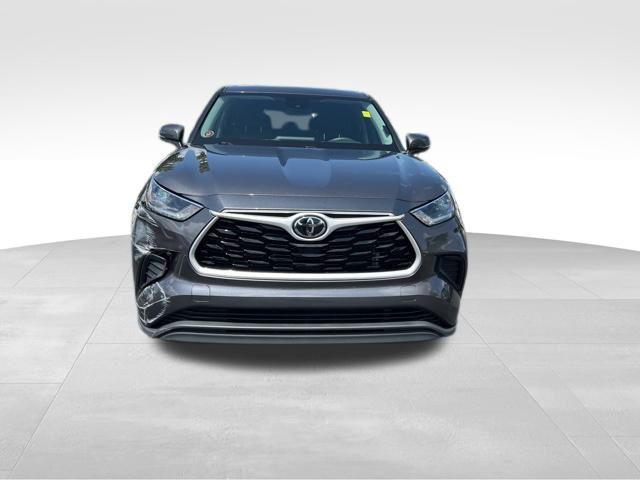 used 2021 Toyota Highlander car, priced at $25,811