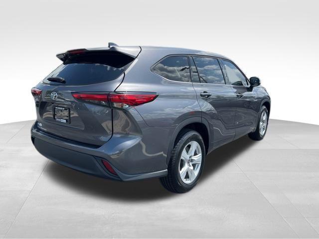 used 2021 Toyota Highlander car, priced at $25,811