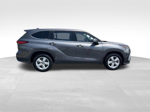 used 2021 Toyota Highlander car, priced at $25,811