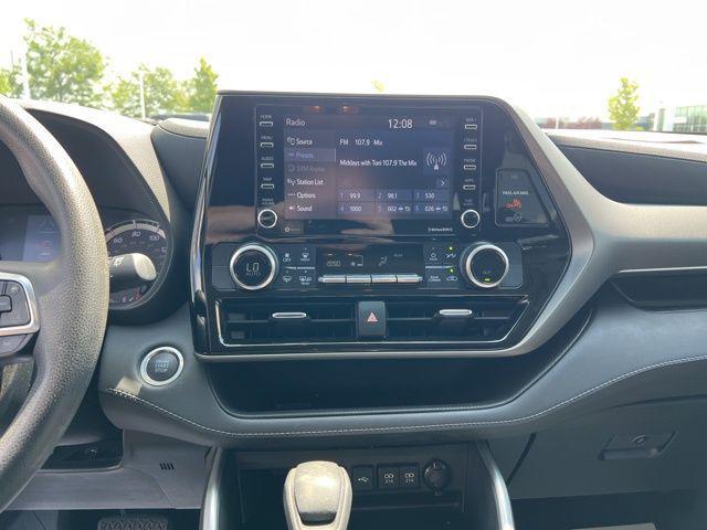 used 2021 Toyota Highlander car, priced at $25,811