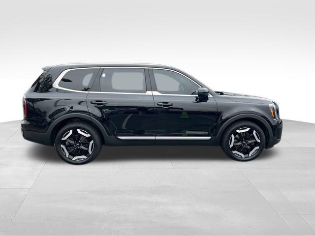 used 2023 Kia Telluride car, priced at $31,761