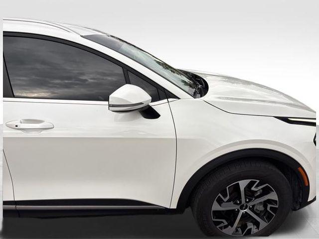 used 2023 Kia Sportage Hybrid car, priced at $28,900