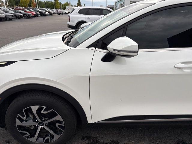 used 2023 Kia Sportage Hybrid car, priced at $28,900