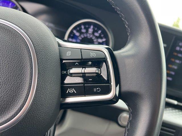 used 2023 Kia Carnival car, priced at $29,585