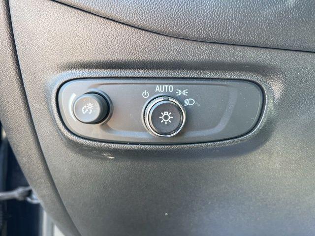 used 2021 Chevrolet Equinox car, priced at $17,214