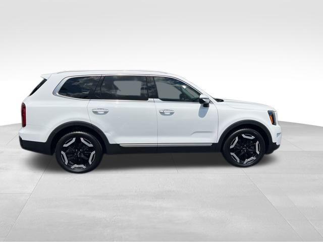 used 2024 Kia Telluride car, priced at $33,054
