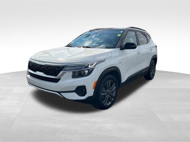 used 2023 Kia Seltos car, priced at $19,302