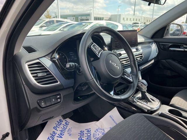 used 2023 Kia Seltos car, priced at $19,302