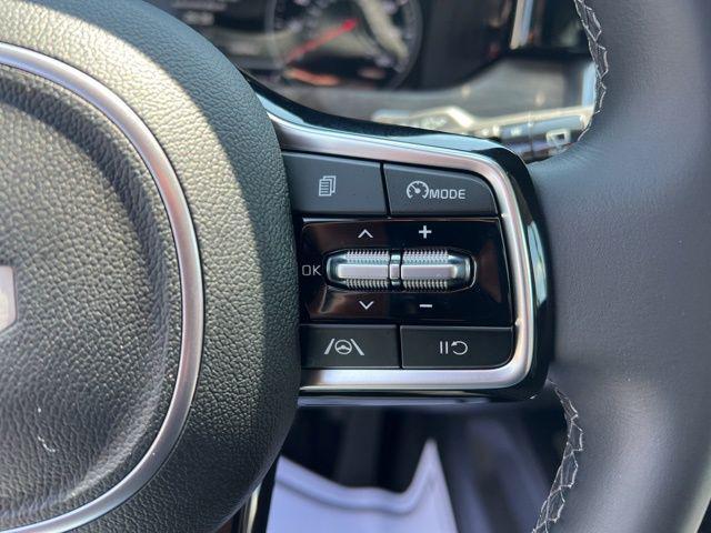used 2023 Kia Sorento car, priced at $30,647