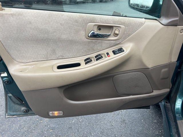 used 2002 Honda Accord car, priced at $3,400