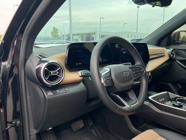 used 2025 Chevrolet Equinox car, priced at $35,500