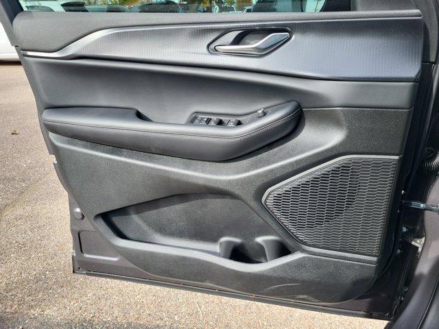 new 2025 Jeep Grand Cherokee car, priced at $42,840