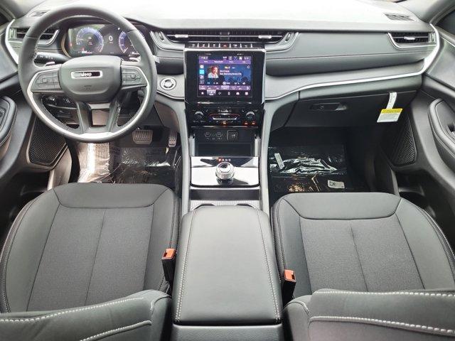 new 2025 Jeep Grand Cherokee car, priced at $42,840