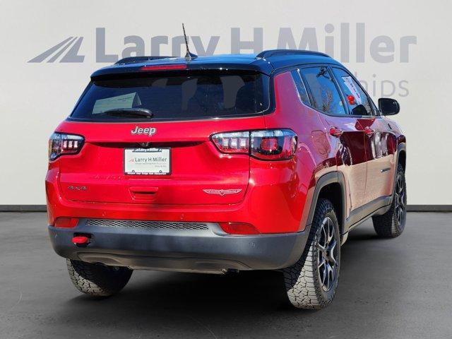 new 2025 Jeep Compass car, priced at $33,831