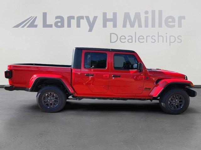 new 2025 Jeep Gladiator car, priced at $45,246