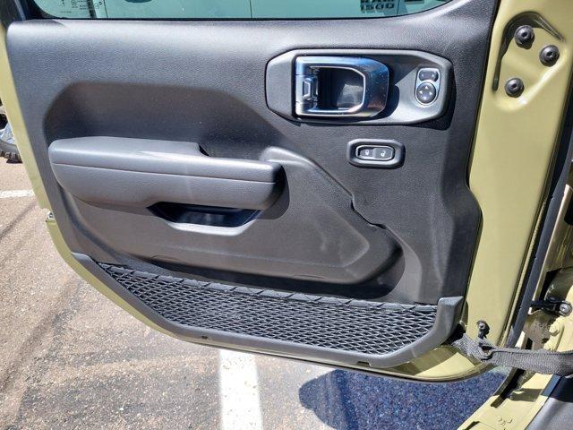 new 2025 Jeep Gladiator car, priced at $46,135