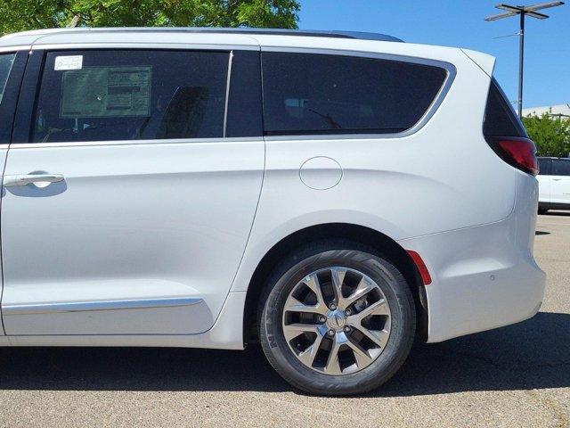 new 2024 Chrysler Pacifica Hybrid car, priced at $50,972