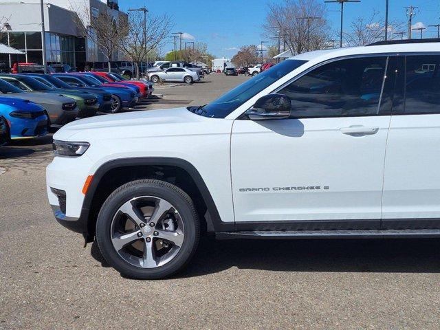 new 2024 Jeep Grand Cherokee L car, priced at $51,374