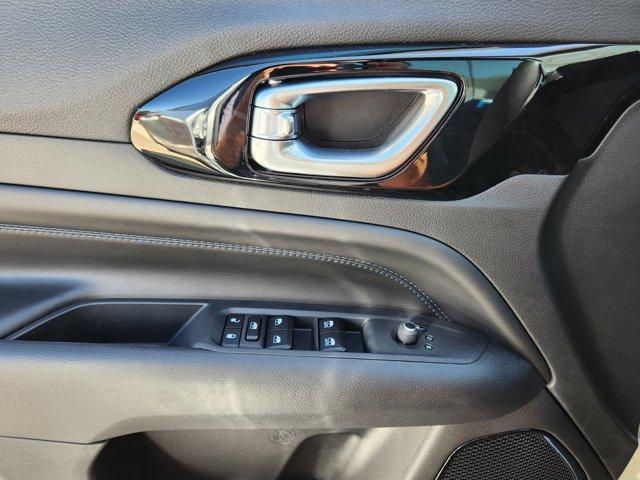 new 2025 Jeep Compass car, priced at $30,555