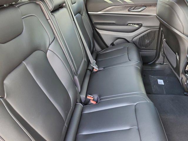 new 2025 Jeep Grand Cherokee car, priced at $43,915