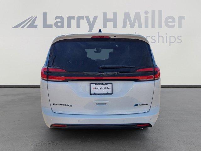 new 2024 Chrysler Pacifica Hybrid car, priced at $48,715