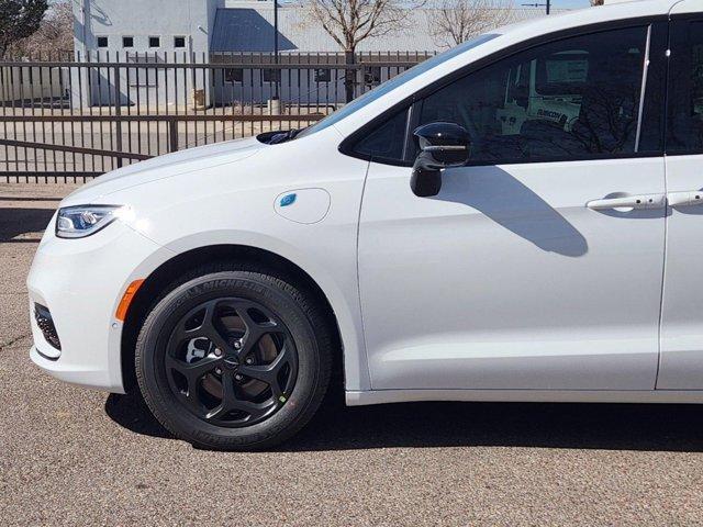 new 2024 Chrysler Pacifica Hybrid car, priced at $48,715