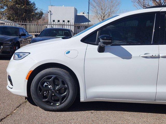 new 2024 Chrysler Pacifica Hybrid car, priced at $51,065