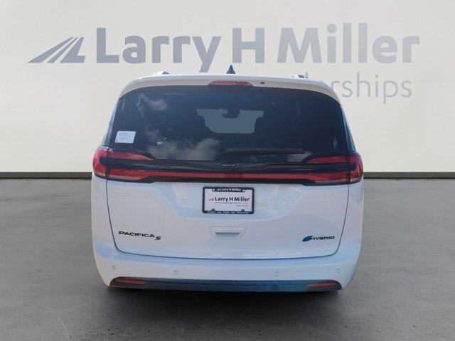 new 2024 Chrysler Pacifica Hybrid car, priced at $51,065