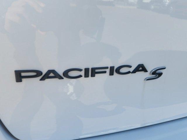 new 2024 Chrysler Pacifica Hybrid car, priced at $61,298