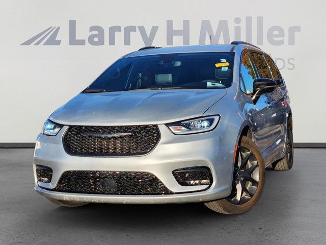 used 2024 Chrysler Pacifica car, priced at $33,497