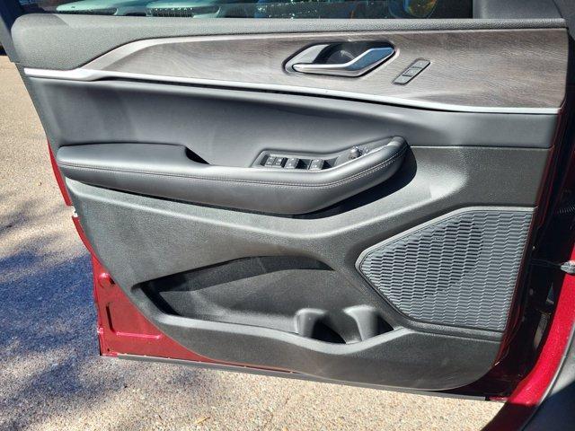 new 2025 Jeep Grand Cherokee car, priced at $43,915